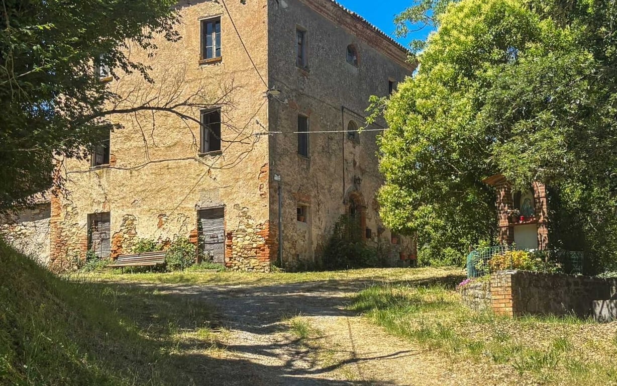 House in Frattaguida - Image 3
