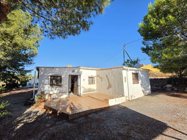 Villa in Monovar - view 1
