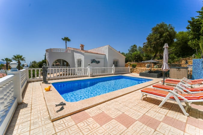 Villa in La Nucia - view 1