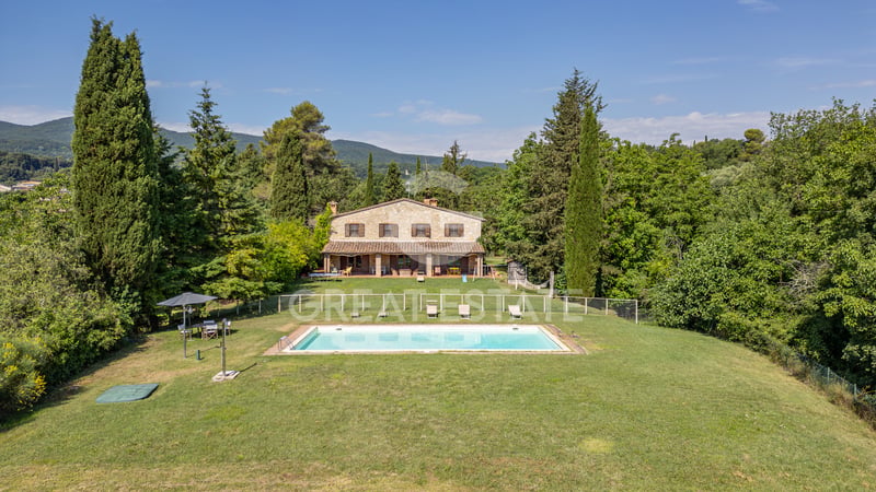 House in Cetona - view 1