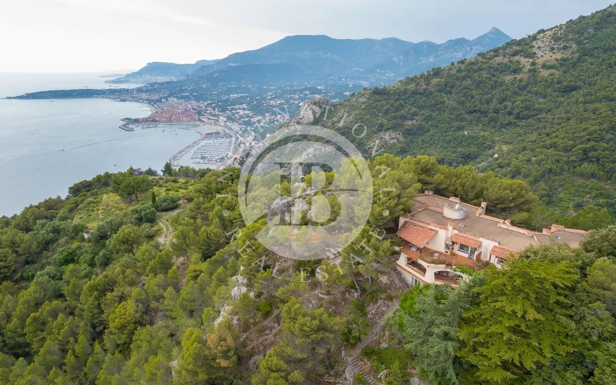 Villa in Ventimiglia - Image 2