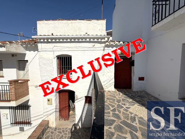 House in Canillas de Albaida - view 1