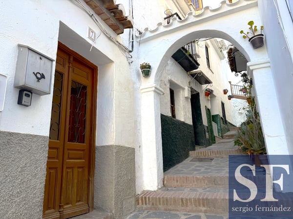House in Canillas de Aceituno - view 1