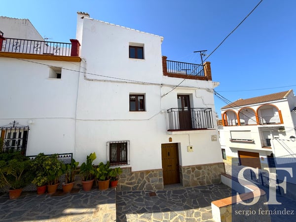 House in Canillas de Aceituno - view 1