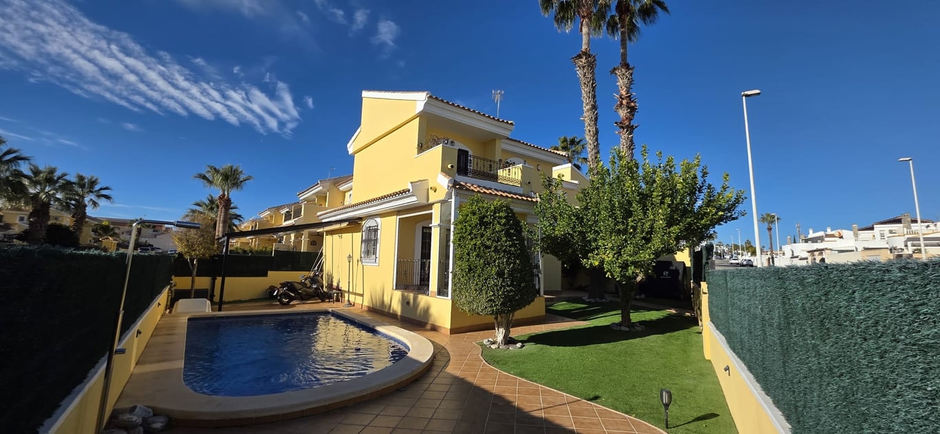 Villa in Los Dolses