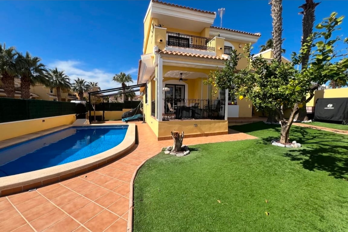 Villa in Los Dolses - Image 3