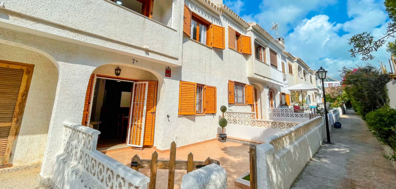 House in Playa Flamenca - Image 2