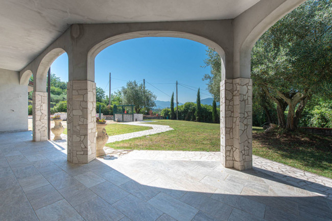 Villa in Ceccano - Image 3
