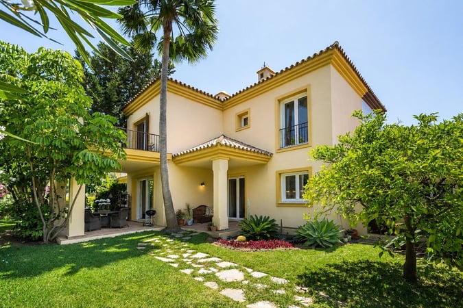 Villa in Marbella - view 1