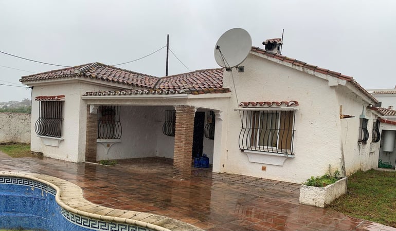 Villa in San Pedro de Alcantara - view 1