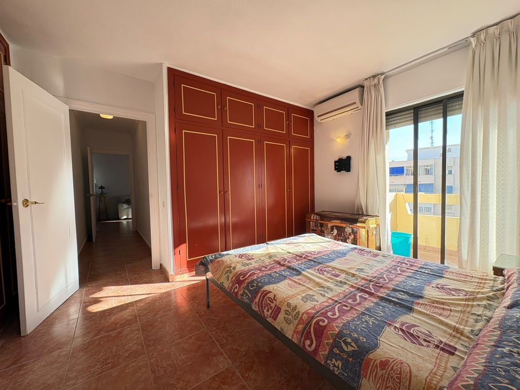 Apartment in Marbella - Image 2