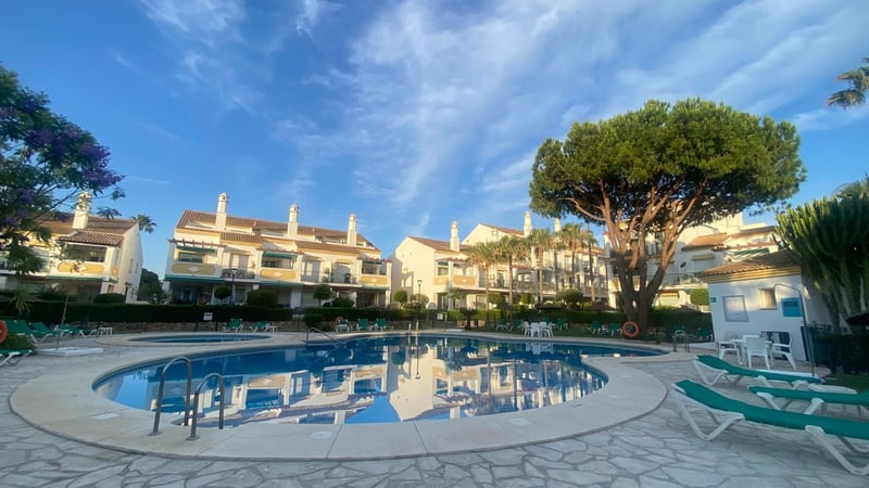 Apartment in Artola - view 1