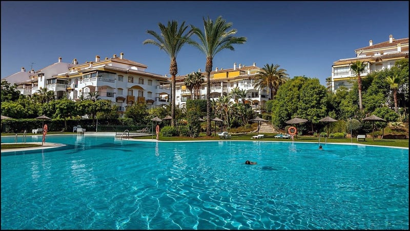 Apartment in Nueva Andalucia - view 1