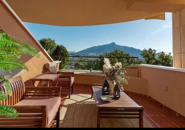 Apartment in Nueva Andalucia - view 1