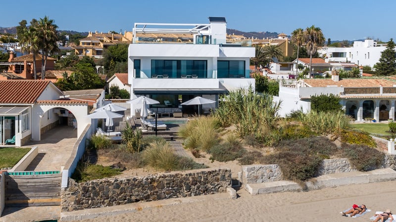 Villa in Marbella - view 1