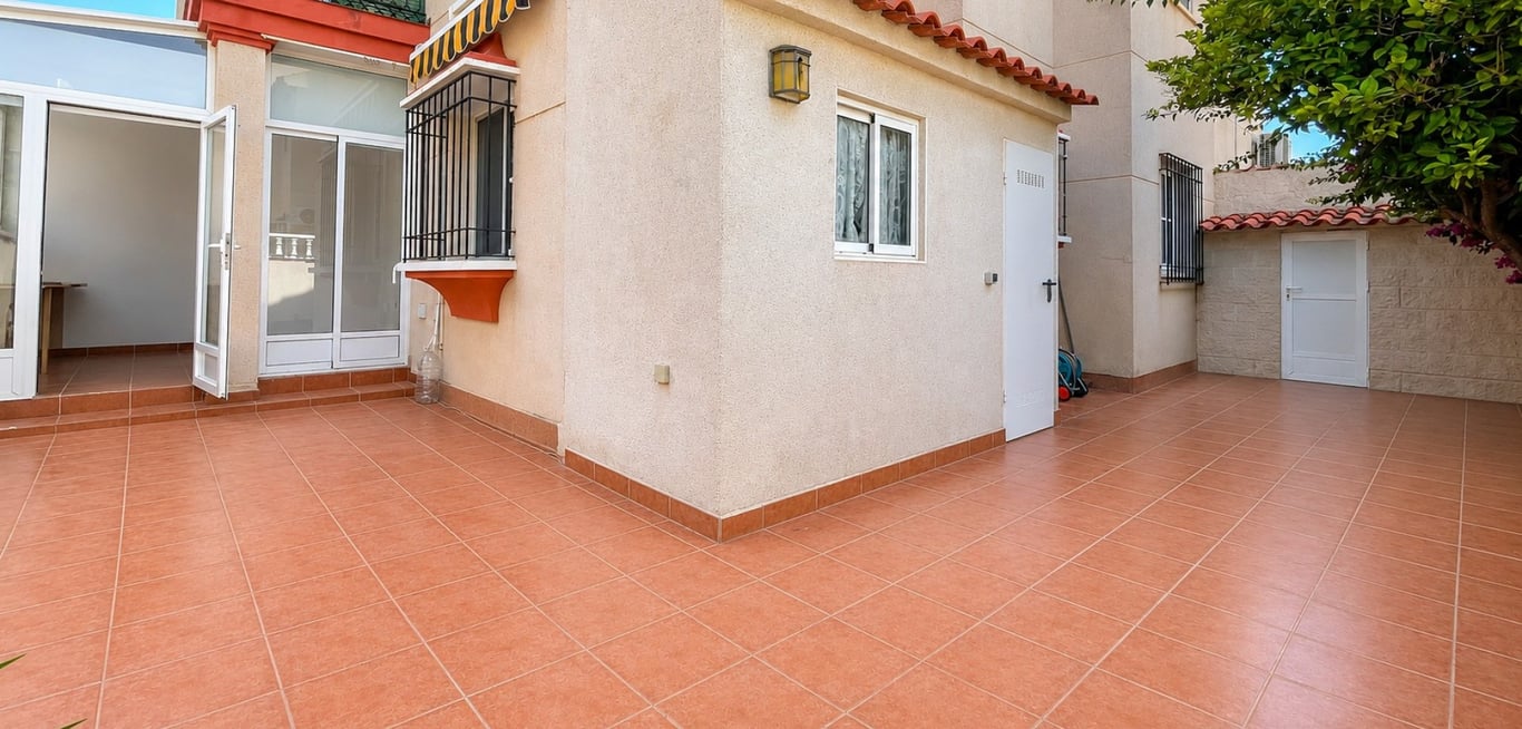House in Playa Flamenca - Image 2