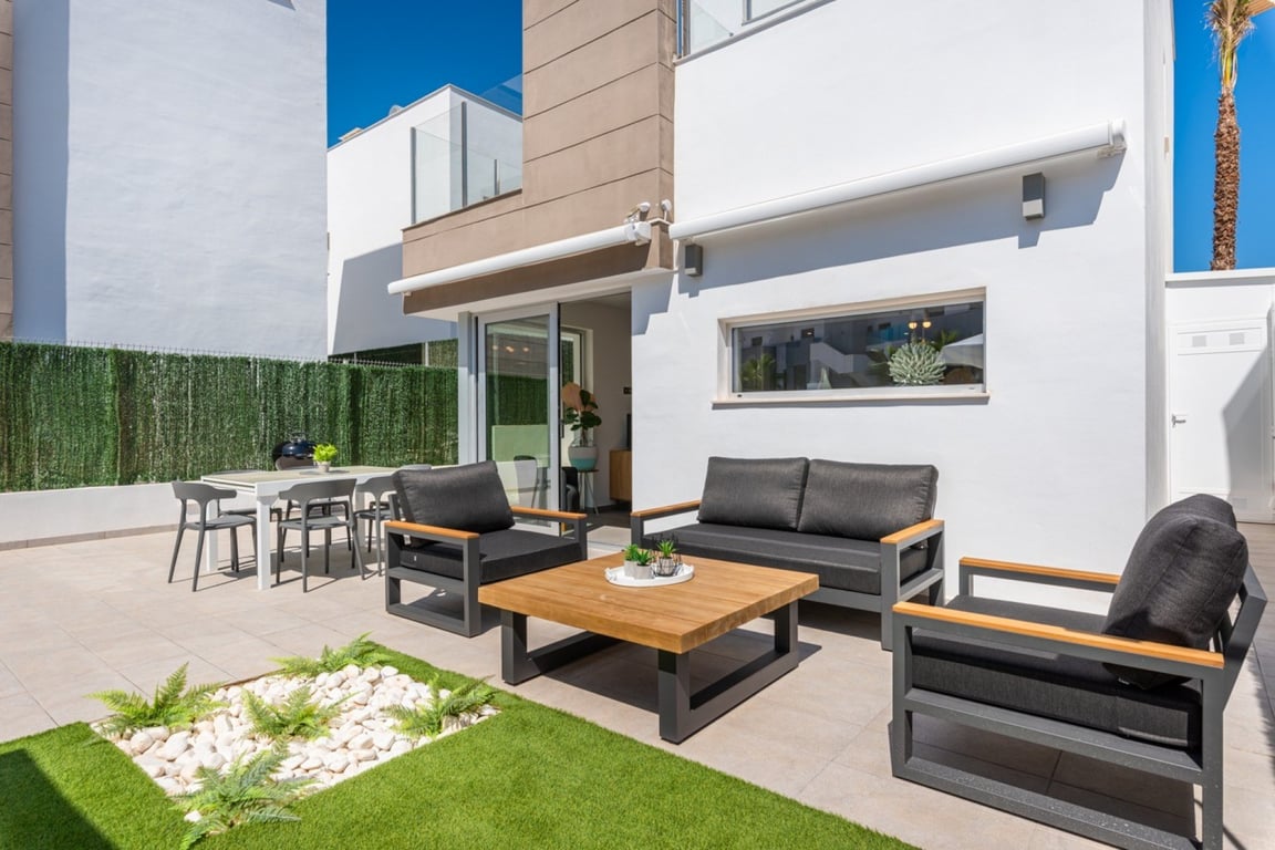House in Urbanizacion El Raso - Image 2