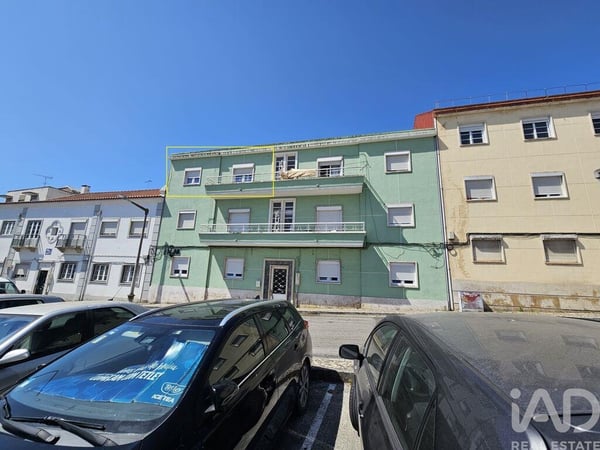 Apartment in Loures - view 1