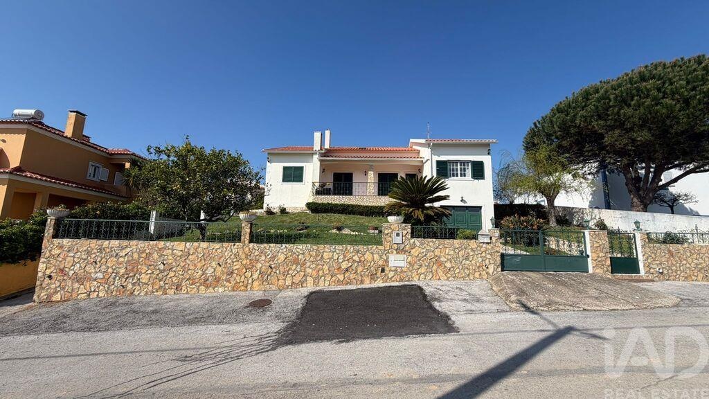 House in Mafra - Image 3