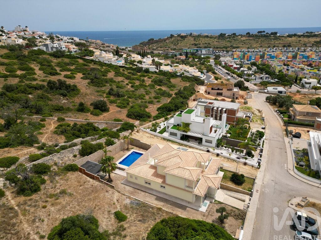 House in Oura - Image 2