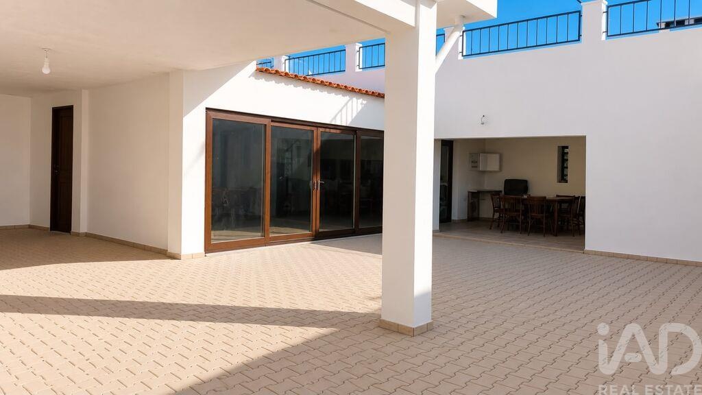 House in Vale da Rosa - Image 3