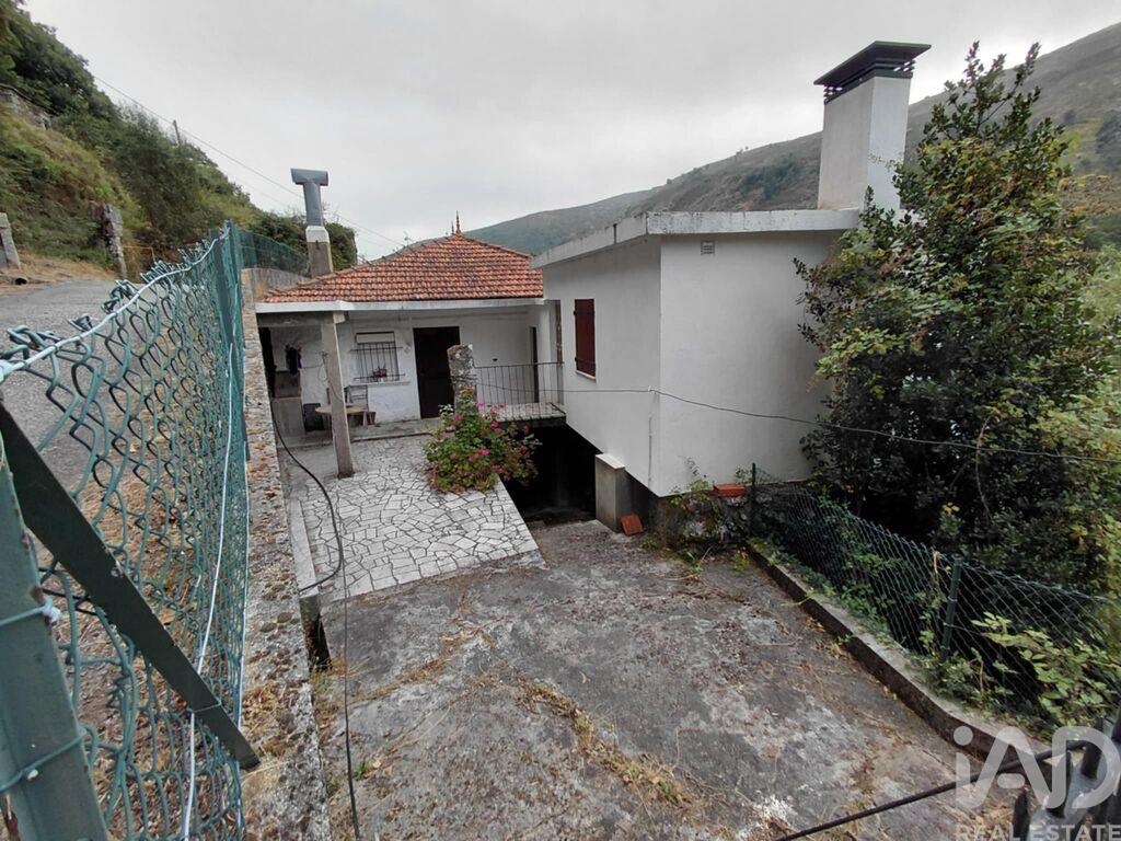 House in Fiaes - Image 2