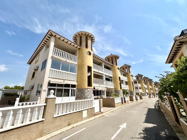 Apartment in La Zenia - view 1