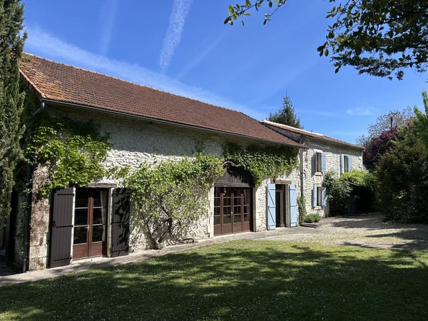 House in Bouteilles-Saint-Sebastien - view 1