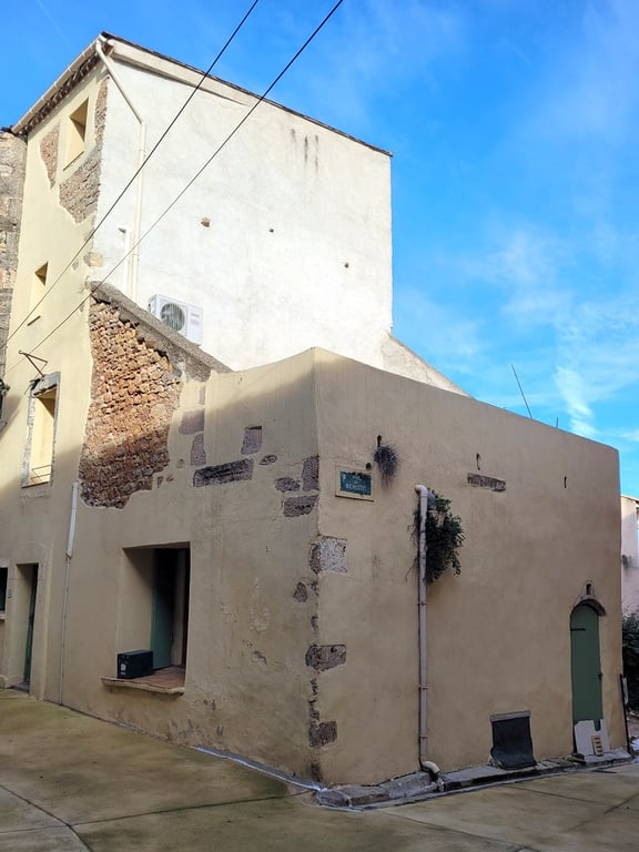 House in Quarante - Image 2