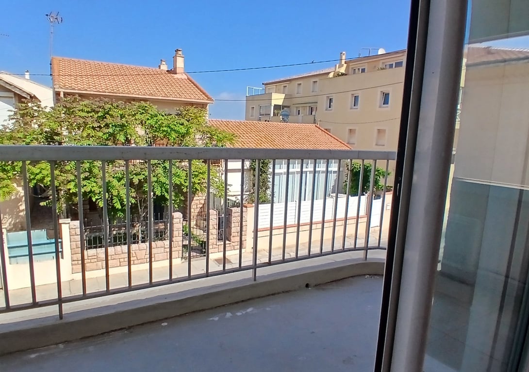 Apartment in Valras-Plage - Image 2
