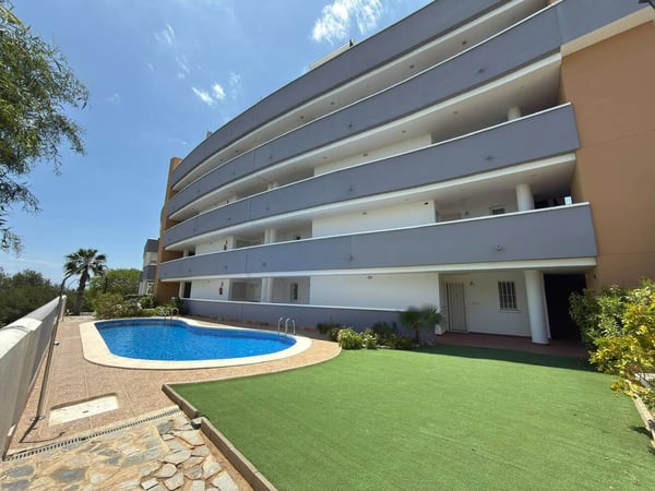 Apartment in Villamartin - view 1