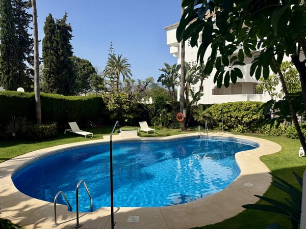 Apartment in Guadalmina - view 1