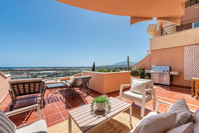 Apartment in Nueva Andalucia - view 1
