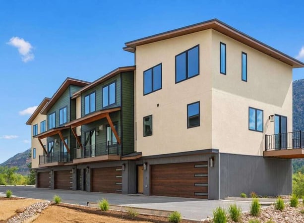 House in La Plata County - view 1