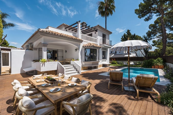 Villa in Puerto Banus - view 1