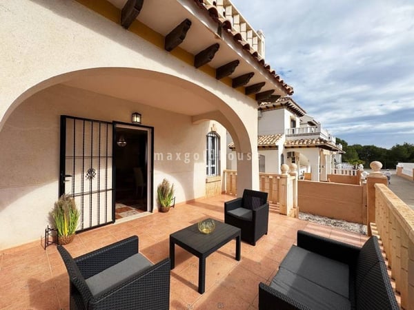 House in Dehesa de Campoamor - view 1