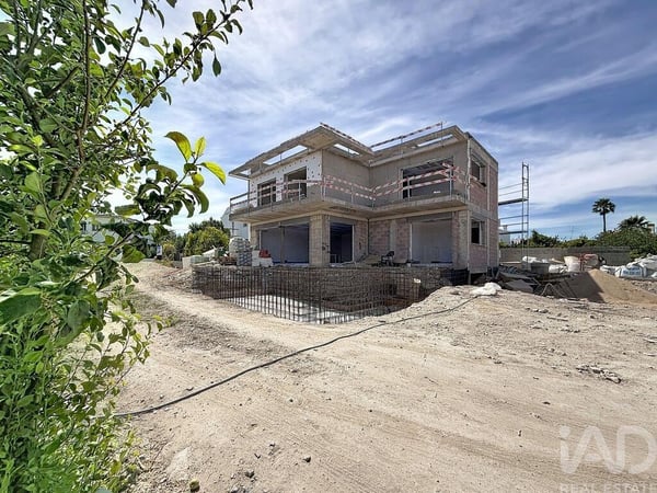 House in Santo Estevao - view 1