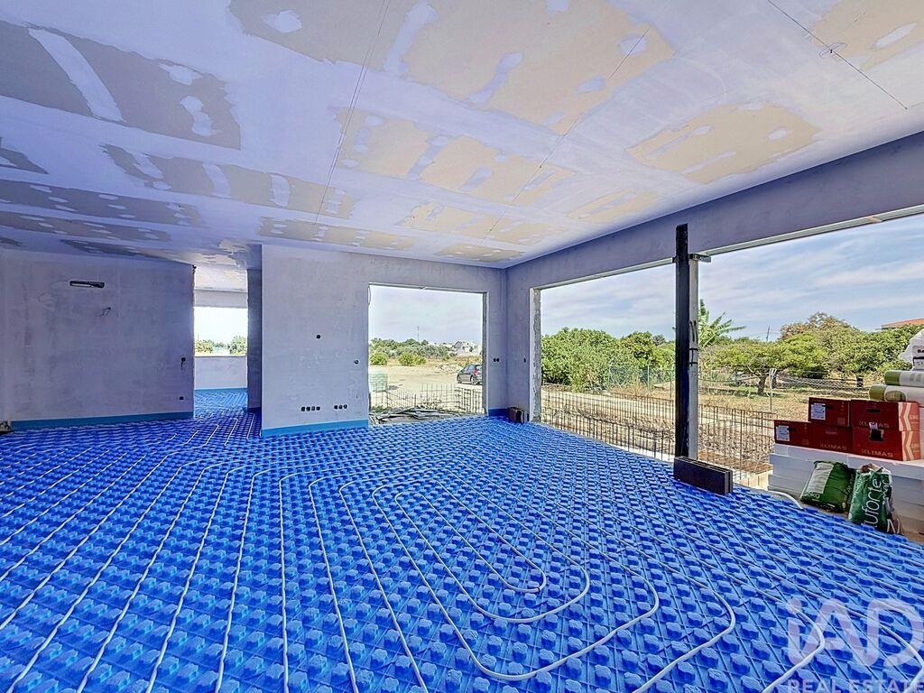 House in Santo Estevao - Image 3
