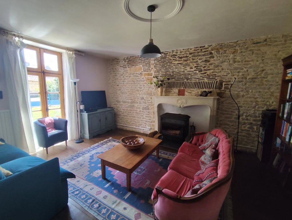 House in Civray - Image 3