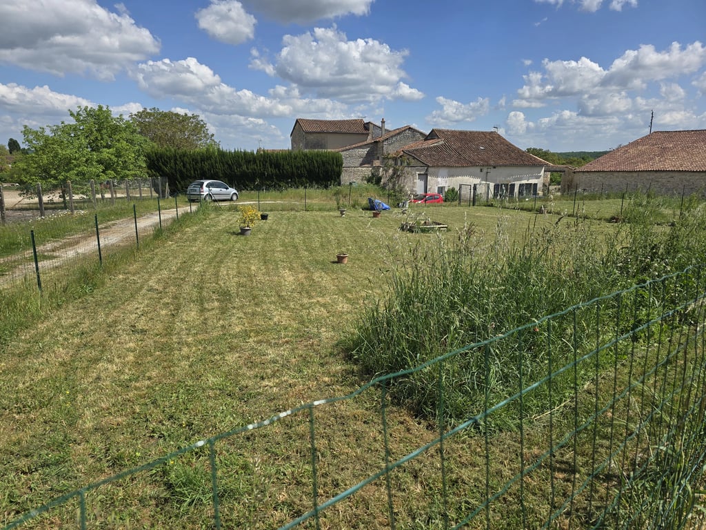 House in Verteuil-sur-Charente - Image 2