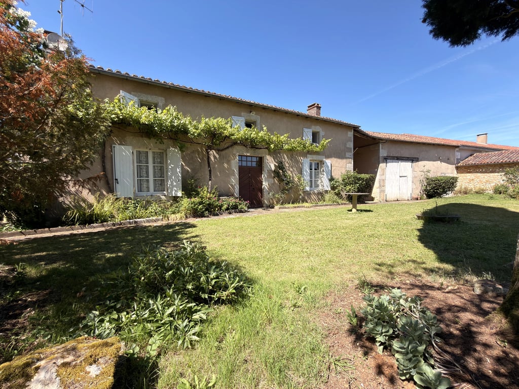 House in Nanteuil-en-Vallee