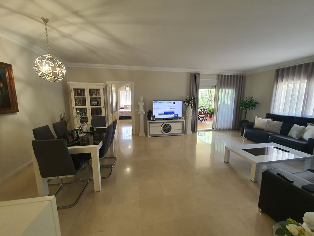Apartment in La Cala De Mijas - Image 2