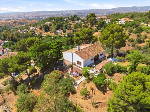 Villa in Mijas Costa - view 1