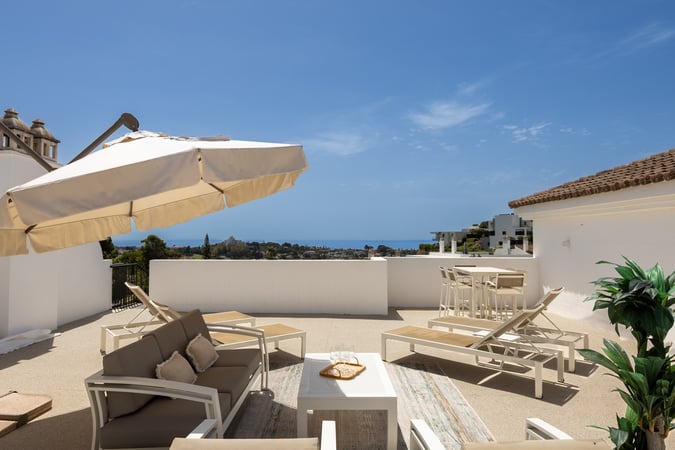 Penthouse in Benahavis - view 1