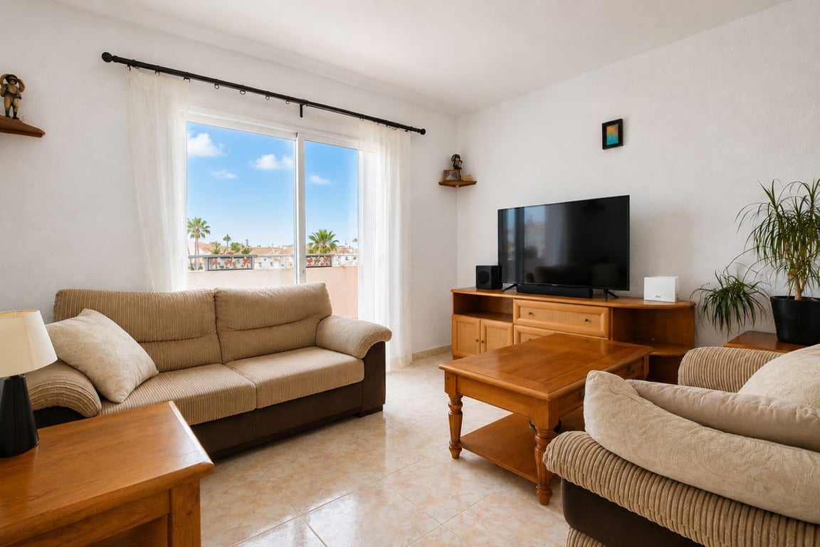 Apartment in Mijas Costa - Image 3