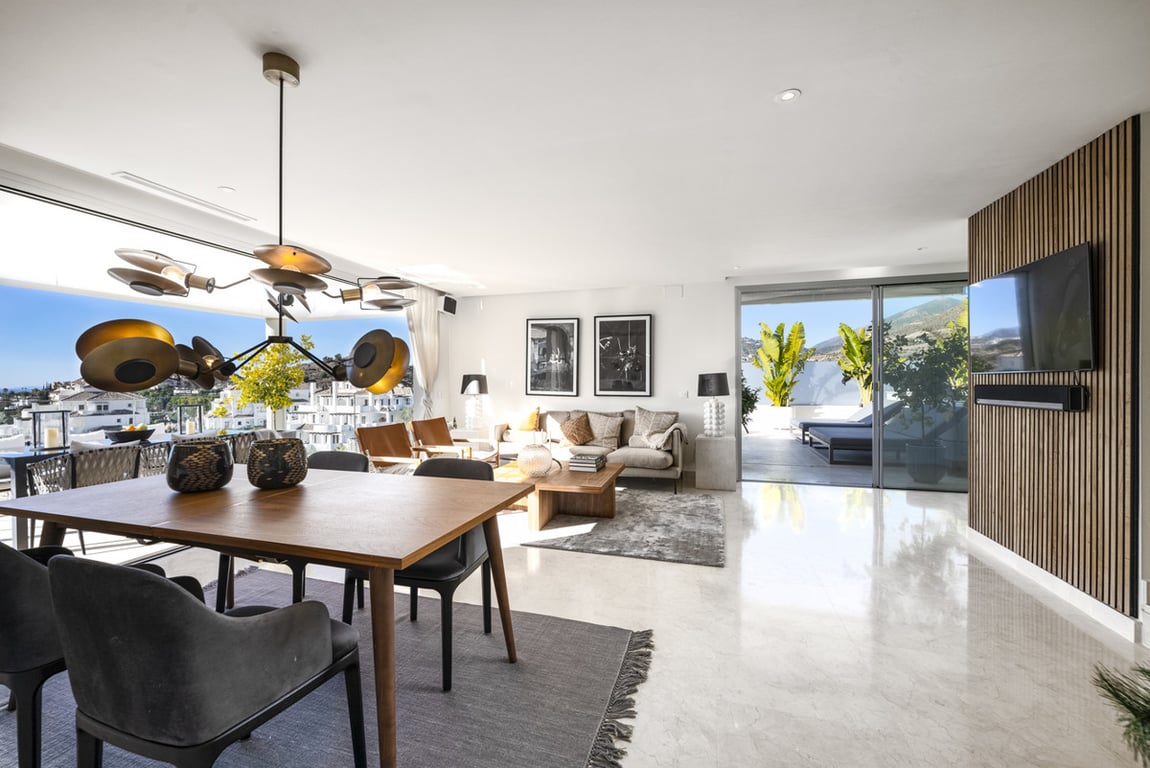 Apartment in Nueva Andalucia - Image 3