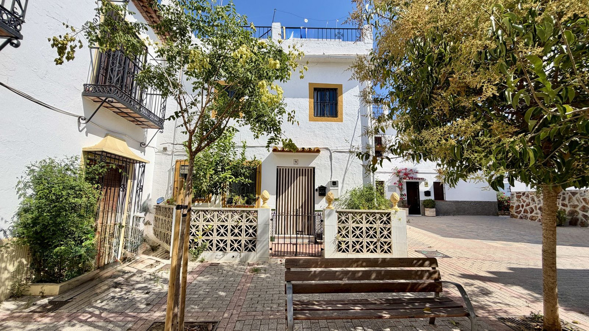 House in Marbella - Image 2