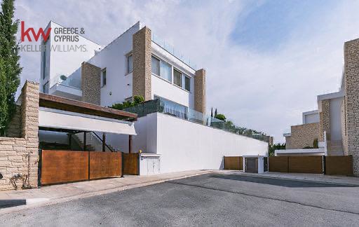House in Pegeia - view 1