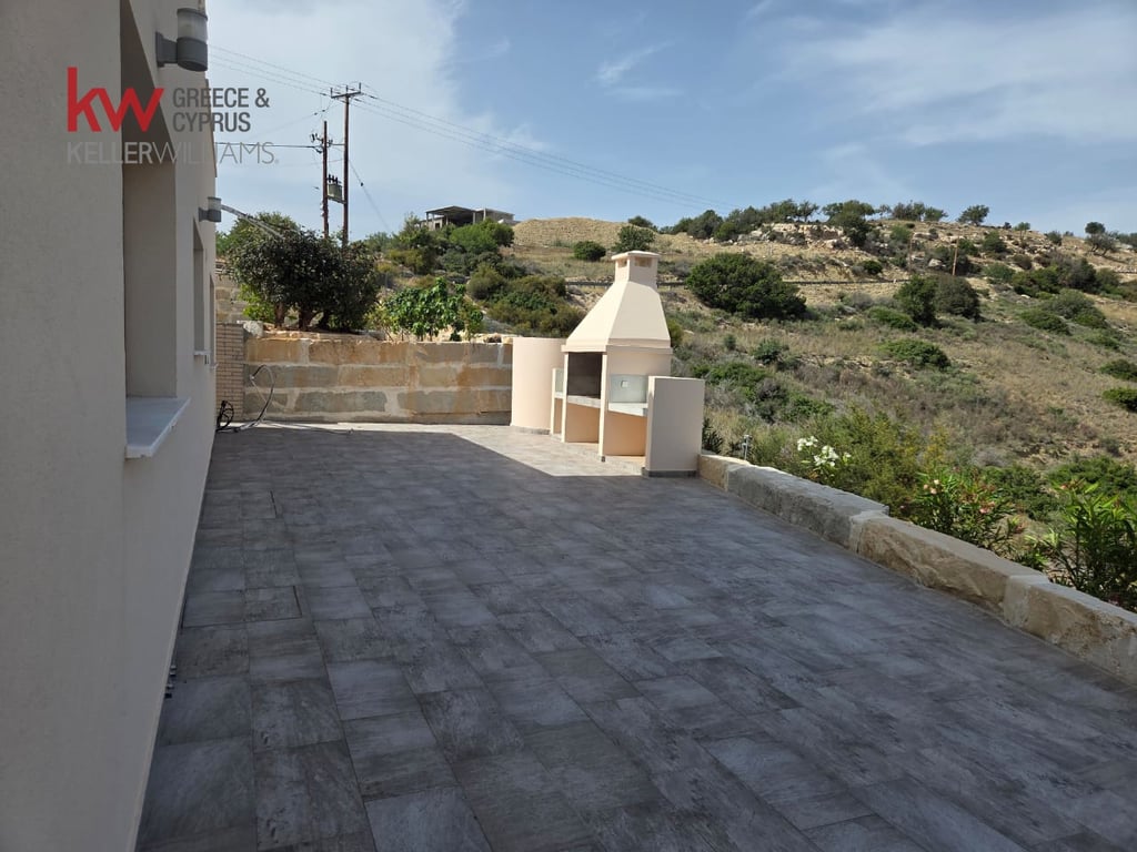 House in Akoursos - Image 3
