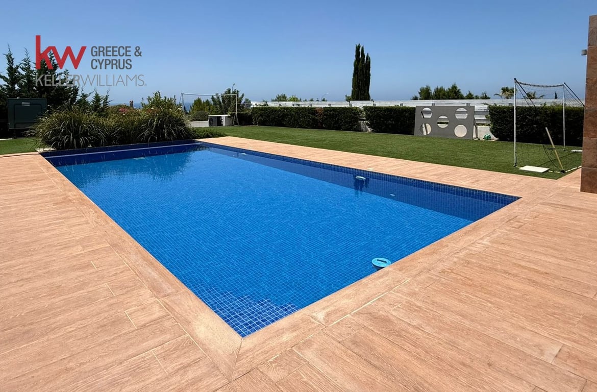House in Pegeia - Image 3